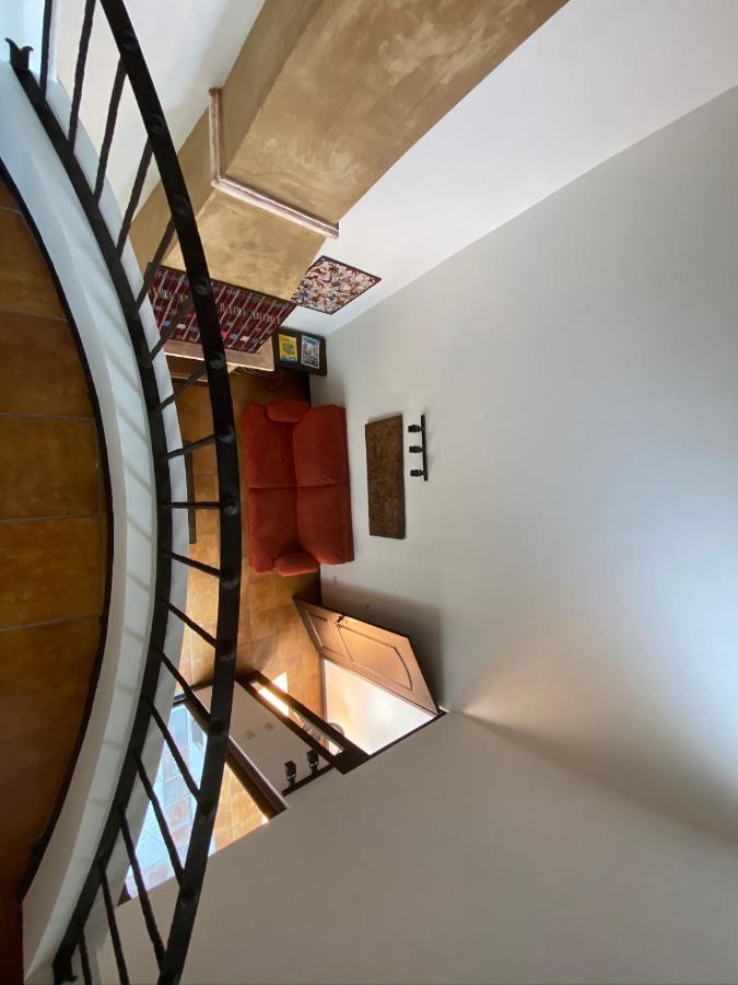Suite Don Pedro: Hermoso Loft Con Parqueo Gratis! Antigua Zewnętrze zdjęcie